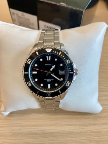 Original Casio MDV-10D-1A1VDF Black Dial 36mm - 39mm with Crown - (New full box)