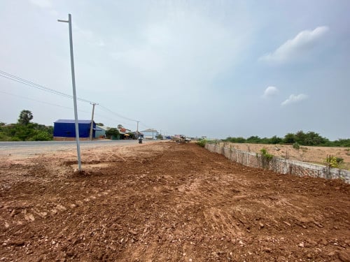 ដីពុះឡូលក់5mx11m ចំនួន៩ឡូ012614182