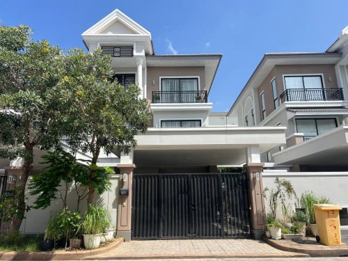 វីឡាភ្លោះសម្រាប់ជួល នៅបុរីប៉េងហួតបឹងស្នោរ | Twin B villa for rent at Borey PH Boeung Snor