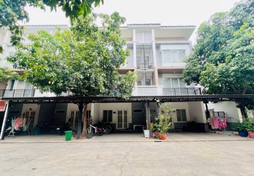 3 Bedrooms For Rent At Peng Hout Beoung Snor