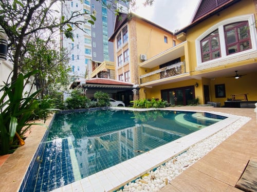 Bouqtiue Hôtel For Rent in Beoung Keng Kang1