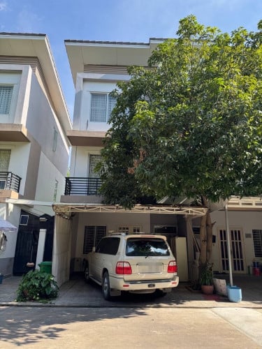 Compound 3 Bedrooms For Rent At Peng Hout Beoung Snor