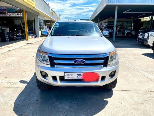 Ford XLT 2013 Auto កាប់ពីតាស់ ឡានថ្មីក្រុមហ៊ុន