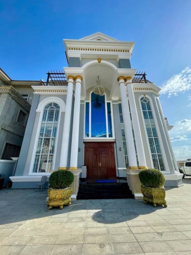 Single Villa for rent at Chrouy Changva