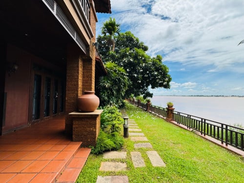 Spacious 3 Bedroom For Rent Along The Riverside 15 Minutes From Lycée Français René Descartes (LFRD)