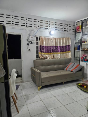 ផ្ទះក្រោយទីស្តីការគណរដ្ឋមន្ត្រី ឬ ក្រោយធនាគារលីហួរ ផ្លូវកម្ពុជាក្រោម (លេខផ្លូវ128)ជាន់ទីបី