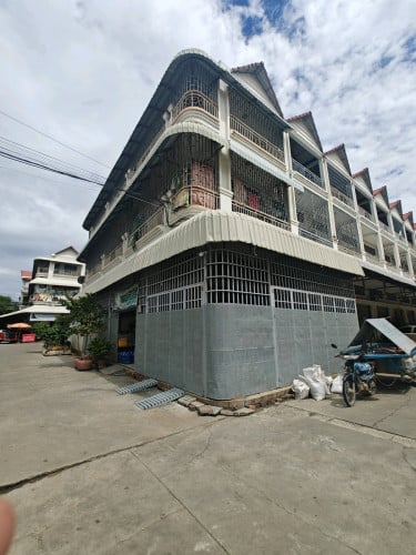 ផ្ទះល្វែងលក់និងមានបន្ទប់ជួល