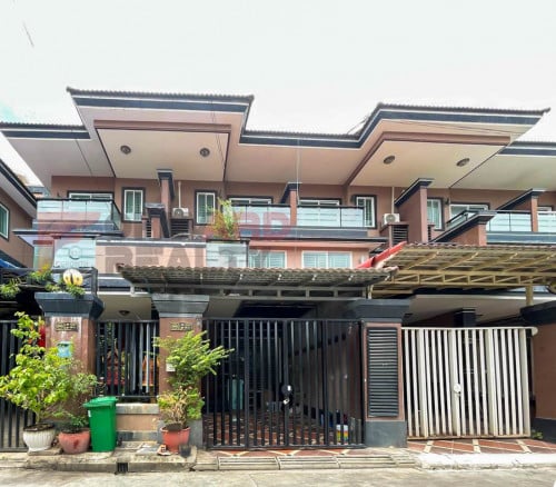 🏡  4-Bedroom Link house Teuk Thla for Rent –  (Borey 999 Tokyo City)