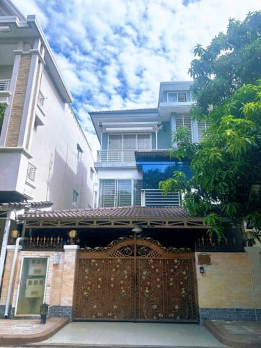 👉 Villa For Sell (ផ្ទះវិឡាលក់បន្ទាន់តំលៃក្រោមទីផ្សាខ្លាំង)