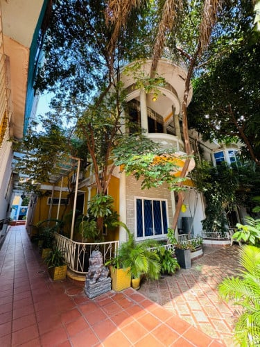 2 Bedrooms For Rent in Doun Penh Area