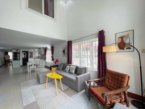 Flat House Renovated  3 Bedrooms For In Toul Tompong