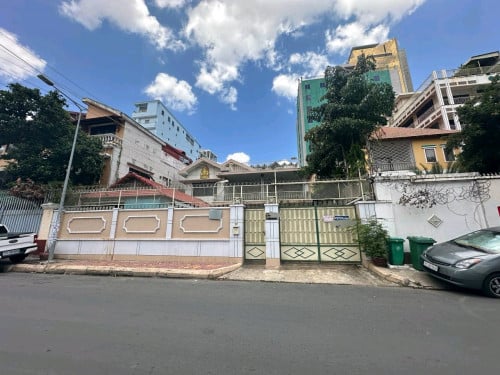 House for rent at Daun Penh