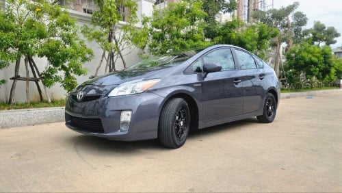 Prius 010 option 2 16900$ មានមុន 200$ យកឡានជិះបាន