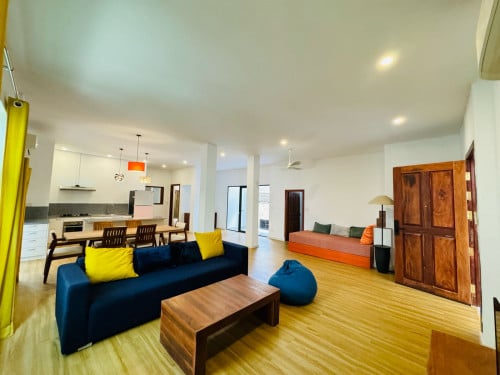 Spacious 2 Bedroom For Rent in Tonle Bassac Area, Walk 2 Minutes From Independence Monument