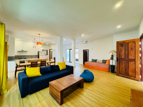 Spacious 2 Bedroom For Rent in Tonle Bassac Area, Walk 2 Minutes From Independence Monument