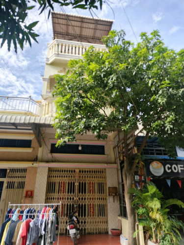 ផ្ទះលក់ជិតផ្សារចាក់អង្រែក្រោម