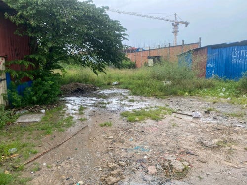 ដីអាជីវកម្មសម្រាប់ជួលនៅលើផ្លូវទំនប់កប់ស្រូវ