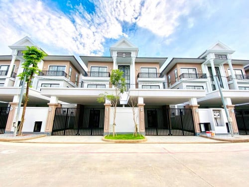 វីឡាភ្លោះB លក់បន្ទាន់​ | Twin B Villa For Sale in Borey Penghuot Boeungsnor