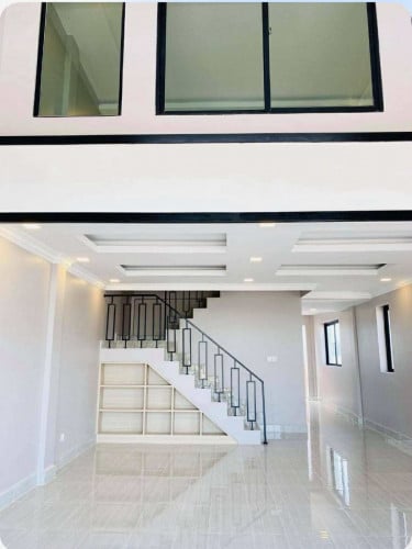 ផ្ទះល្វែងសម្រាប់លក់/Flat for sale
