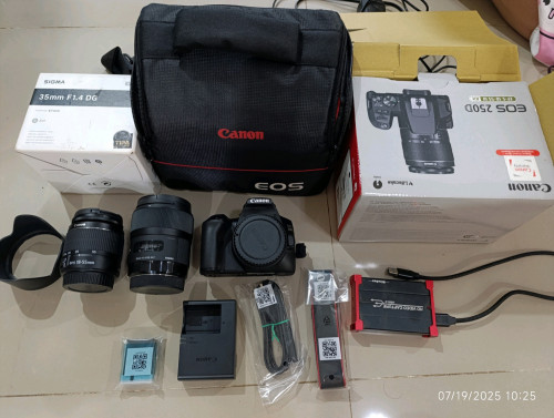លក់1set camera canon 250D+ Len 35mm 1.4
