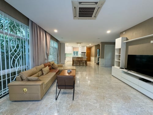 Compound Villa 5 Bedrooms For Rent in Tonle Bassac Area