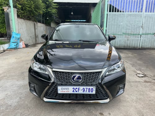 Ct200h 2013 full Premium