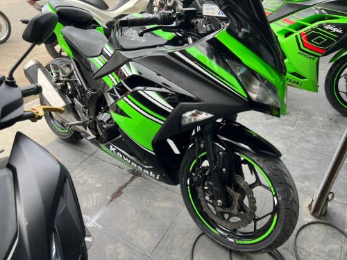 Kawasaki Ninja 250 2015 ABS ក្រដាសពន្ធពីជប៉ុន