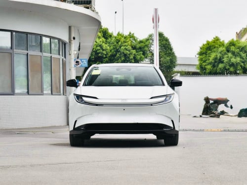 2025 TOYOTA BZ5