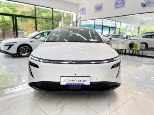 Nissan N7 625km top option 2025 (in stock)