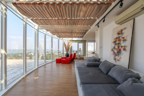 Penthouse 5  Bedroom For Rent At Chroy Chong var 15 minutes From Lycée Français René Descartes