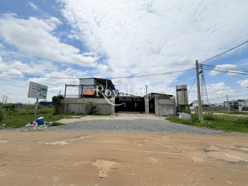 ដីសម្រាប់លក់ នៅជិតឈូកវ៉ា២