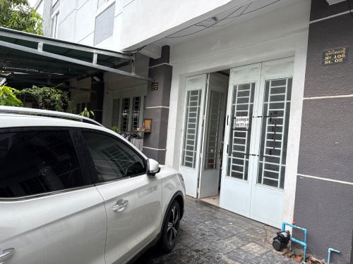 ជួល​-លក់​