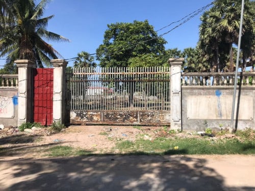 ដីលក់បន្ទាន់ ៖ នៅជិតបុរីឈូកវ៉ា១, ខណ្ឌព្រែកព្នៅ, រាជធានីភ្នំពេញ