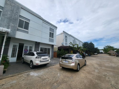 ផ្ទះលក់រឺជួល