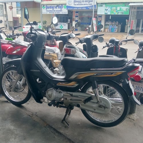 ហាង លឹមហ៑ួរ មានសេវ៉ាបង់រំលួស ម៉ូតូ 018 ផ្លាកលេខ ភ្នំពេញ ធានាសំណុំសុីន