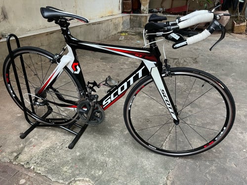 ចង់លក់កង់តួfully Cabon សំណុំគ្រឿង Dura_Ace មួយsets ជាគ្រឿងសុទ្ធតួកាបោនជាកង់លេងល្បឿន ពីប្រទេសបារំាង