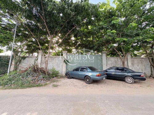 🏡ដីសម្រាប់ជួល នៅក្រុងតាខ្មៅ