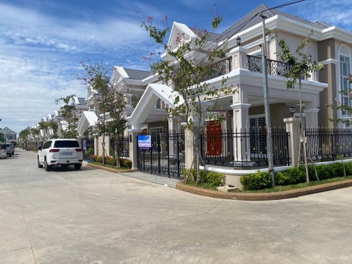 វិឡាលក់ ML Villa (ព្រែកជ្រៃ)