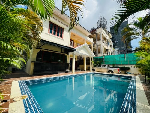 8 Bedrooms Villa For Rent in Doun Penh With Swimming Pool