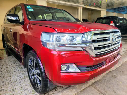 Toyota land cruiser V6 ឡានឡើងក្នុងក្រៅស្អាត Urgent Sale!!!