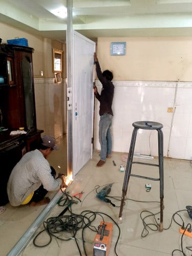 ការងារ​បាំង​ជញ្ជាំង​បន្ទប់