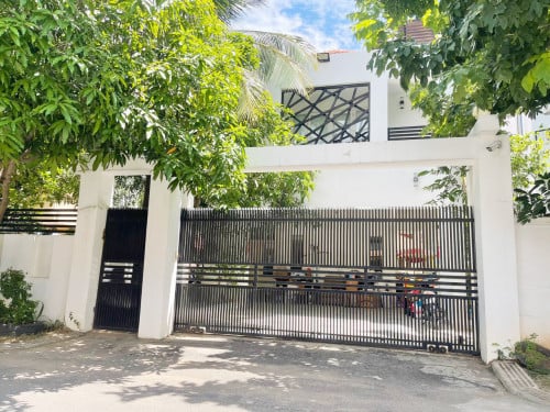 វីឡាទោលកែម៉ូតថ្មី សម្រាប់លក់ | Modern New Villa for Sale in Borey Sunway Tuol Kouk