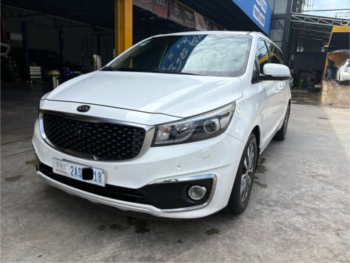2018 Kia Carnival ក្រុមហ៊ុន $23,500