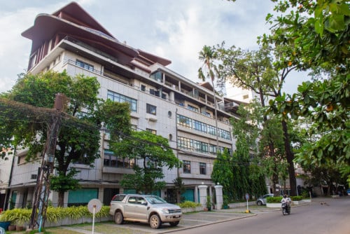 Apartment Unit Type : 3 bedrooms, 2 bedrooms & 1 bedroom Available