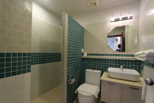 Apartment Unit Type : 3 bedrooms, 2 bedrooms & 1 bedroom Available