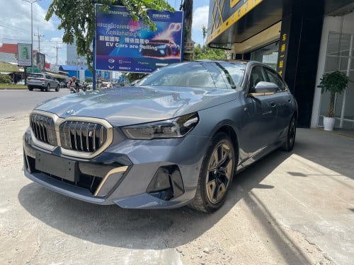 BMW i5 full option