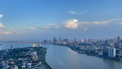 Fantastic 2 bedrooms River View Condo | Chroy Changvar