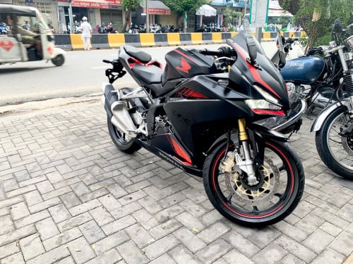 Honda cbr 250 ABS 99%
