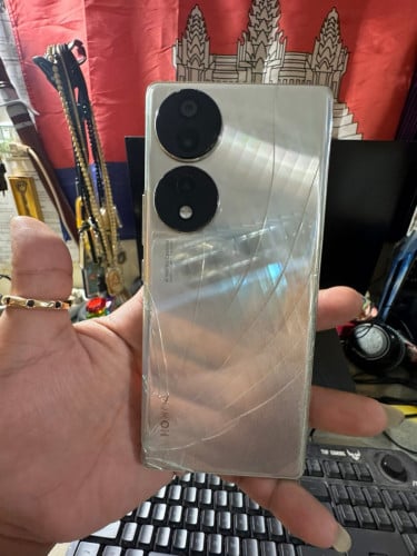 Honor 70 / ram12g+2g / 512g / CN / sim 2 សុំណុំហ្សុីនទាំងអស់ លក់តំលៃក្រោមទីផ្សារនៅកម្ពុជា 135$ ដាច់