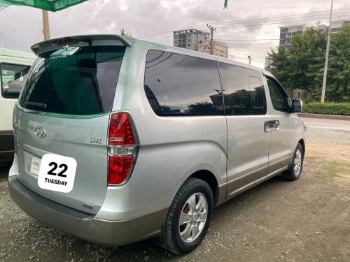 Hyundai starex diesel 2010 full option H1